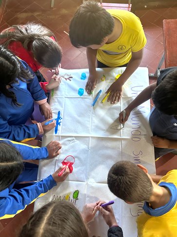 03-Lola-Students-painting_