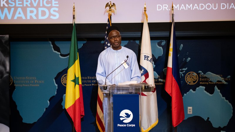 Dr. Mamadou Diaw receives a JFK Award