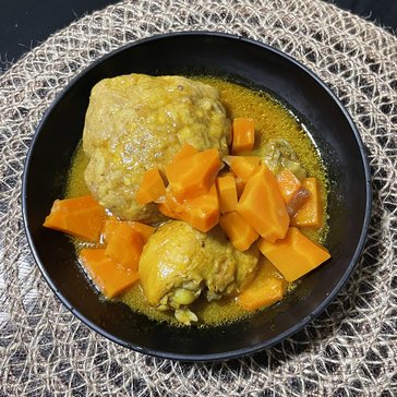Molloco is a southern dish made of mashed plantains and peanut butter that often accompanies chicken or eggs.