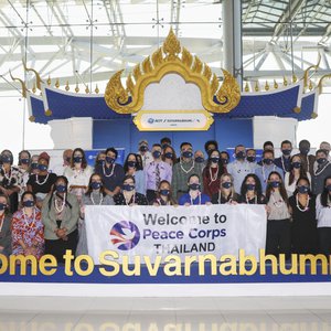 Volunteers arrive in Thailand