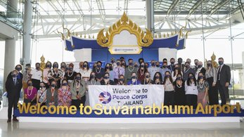 Volunteers arrive in Thailand