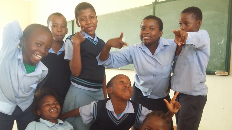 Hallie Gayle served as a primary education volunteer in Limpopo, South Africa. She taught English to grades four, five and si