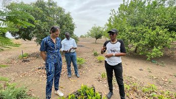 Volunteer talks with Peace Corps leadership about climate adaption