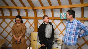 Peace Corps Volunteer Wins Points of Light Award