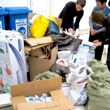 Students recycle materials at a school in Rîșcani.