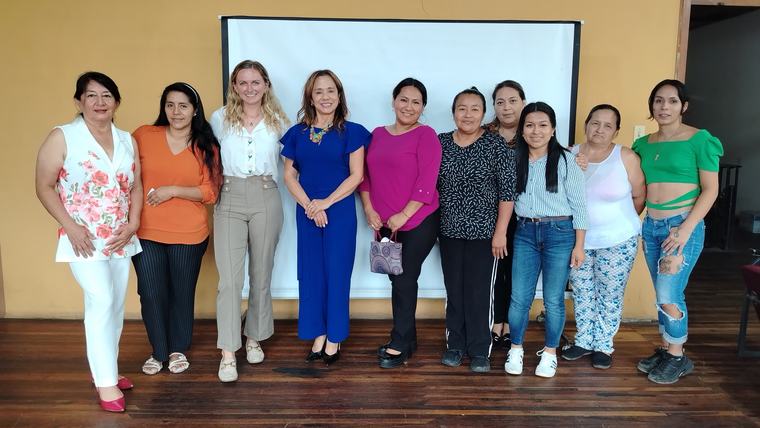 An Ecuadorean women’s group participates in a planning meeting.