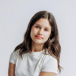 Arina J Headshot