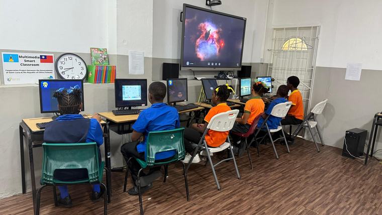 Art smart classroom 3
