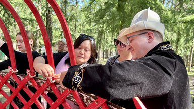 Assembling a traditional Kyrgyz yurt at Culture Day (July 2022)