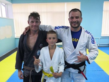 Bobby-Sandu-and-kid.jpg