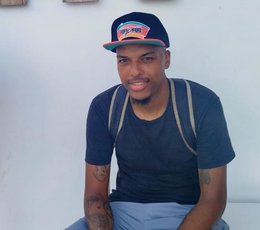 Devin R headshot3
