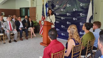 Director Administering the Pledge in El Salvador
