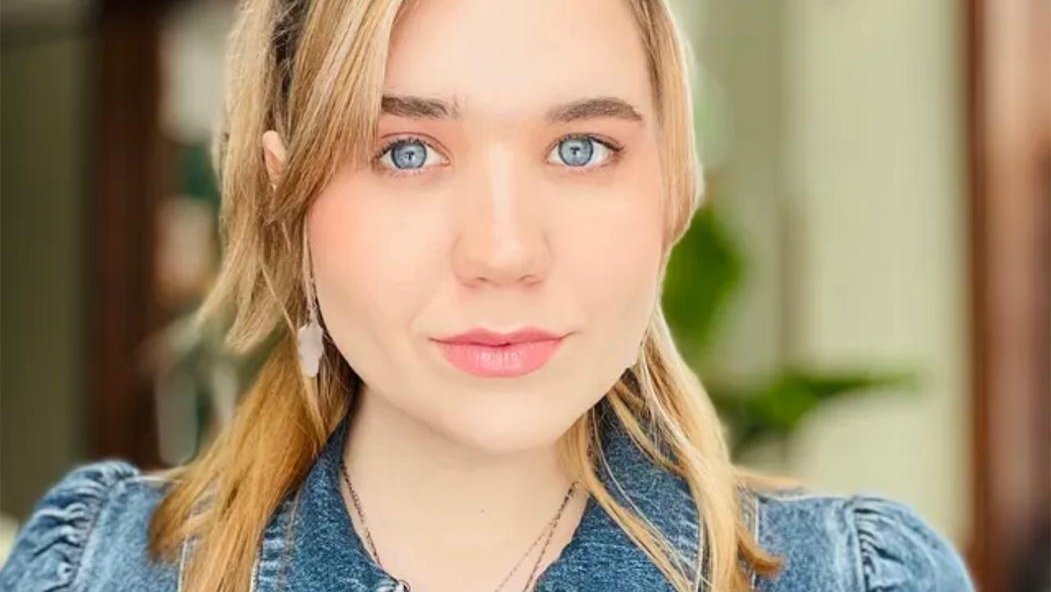 Ella B headshot