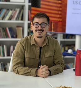 Enrique O headshot 2