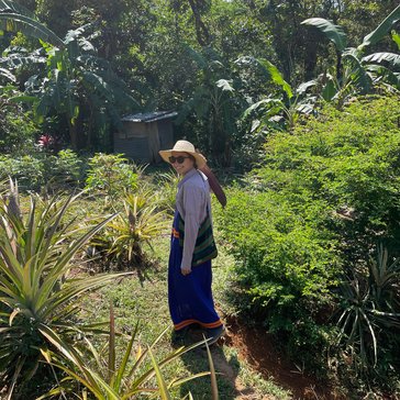 Bonnie Raechal at work in a Panamanian field.