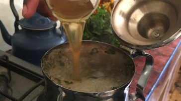 Fill the berrad about two-thirds full with boiling water