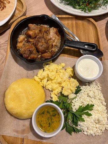 Traditional "mamaliga"