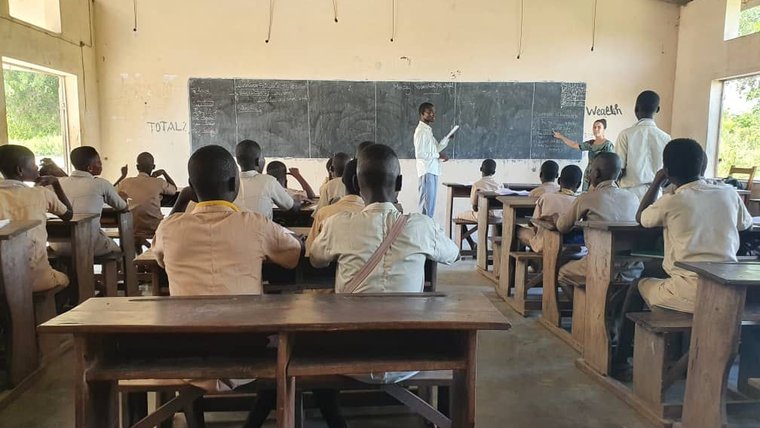 Julianna teaches English at a secondary school in Benin.