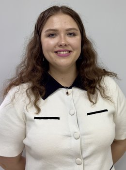 Kaitlyn P headshot 1