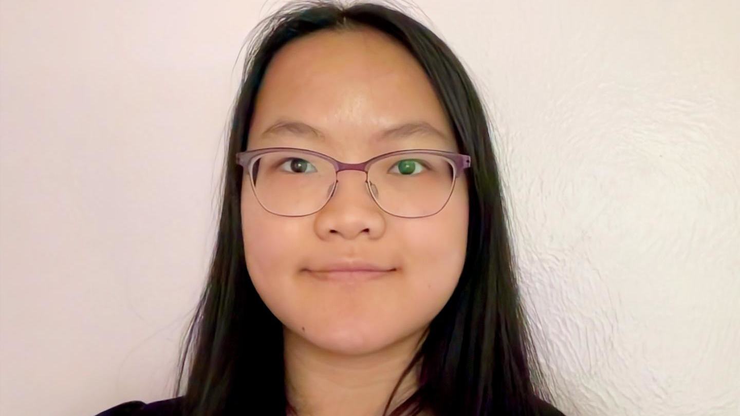 Linh V Headshot
