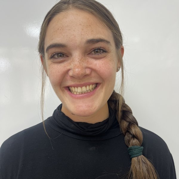 Lucie R Headshot Peru