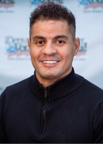 Luiz G. headshot