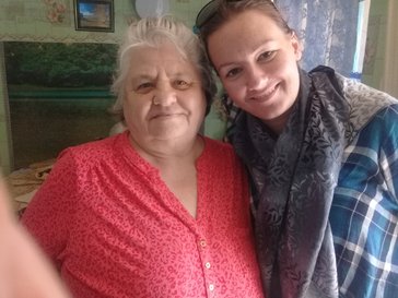 Courtney and Svetlana's mother.