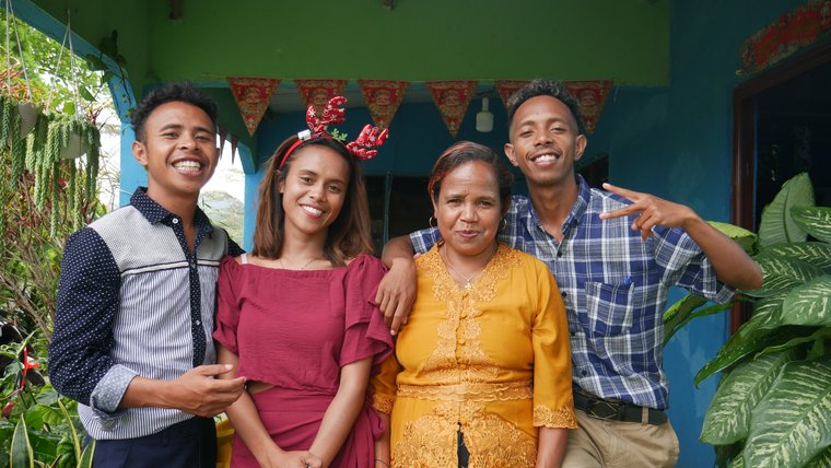 Two of Volunteer William's best students live next door.
