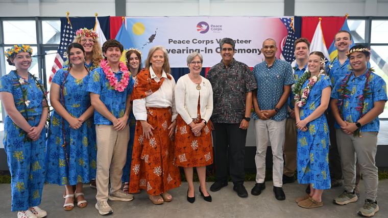 President Whipps, U.S. Embassy officials attend swearing-in ceremony for new volunteers.