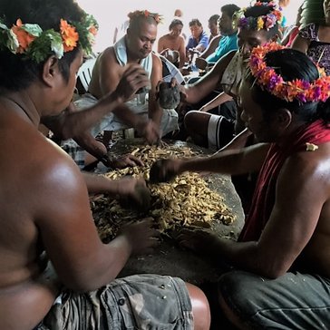 Pounding the sakau root