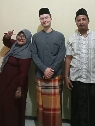 Sean with host family2