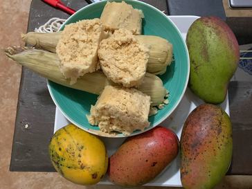 “Sinkhwa sembila” (mealie bread) and mangoes from Gogo (Grandma)