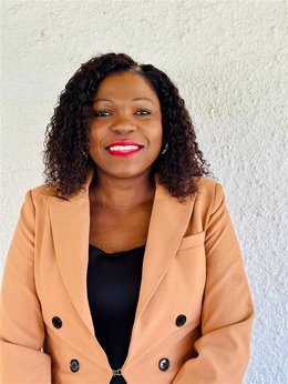 Headshot - Winnie W