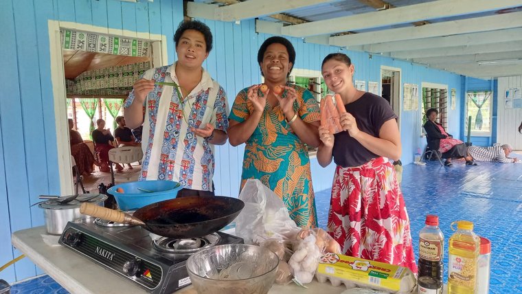 Albert holds a weekly cooking class with a local women’s group in Fiji.