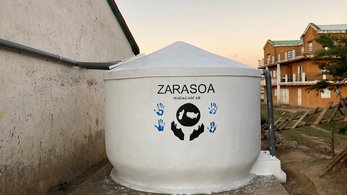 A school in Madagascar gets a new water tank image