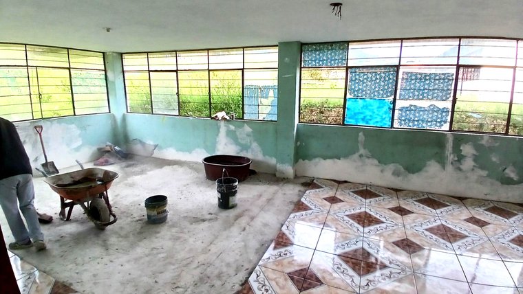 Construction of the new youth center in Ecuador.