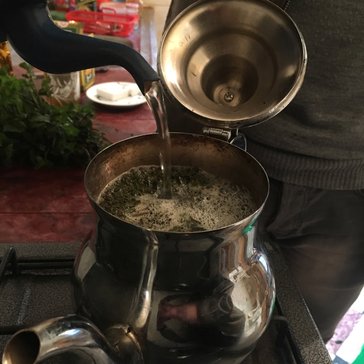 How to make Moroccan mint tea