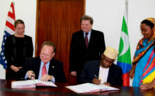 Comoros Foreign Minister Said Hassane El-Anrif and Peace Corps’ Africa Regional Director Dick Day