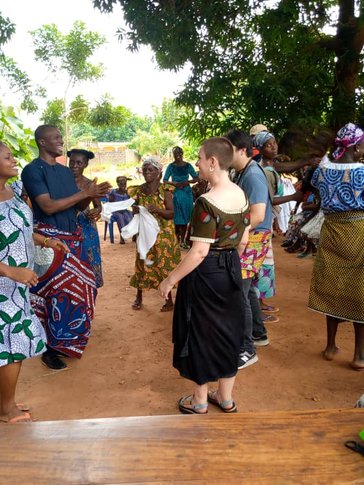 Volunteers' arrival in their community